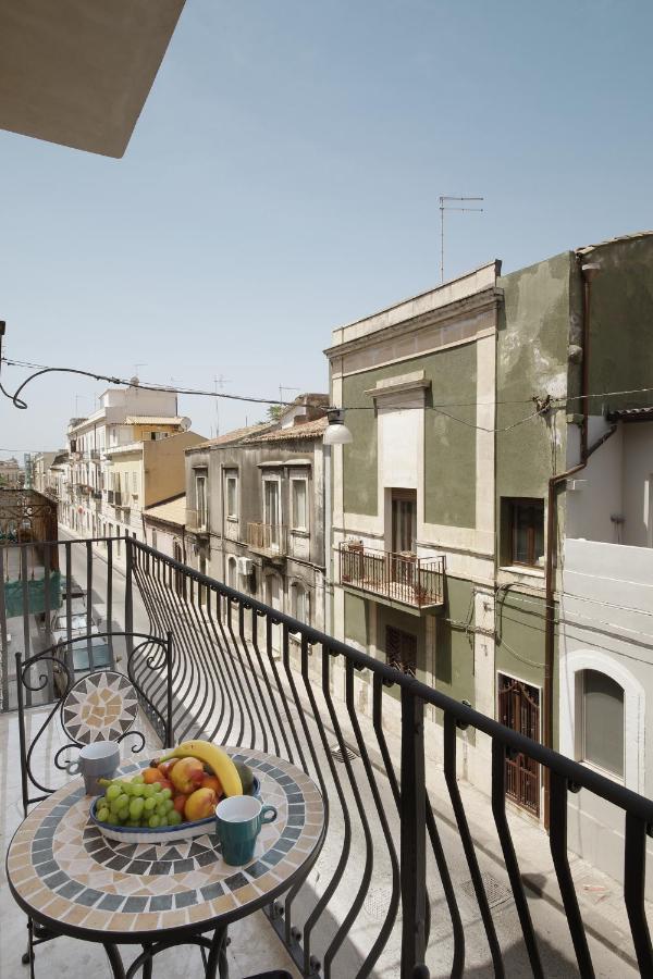 Le Bain Suite - Accanto Al Mare Vicinissima A Ortigia E Al Teatro Syracuse Luaran gambar